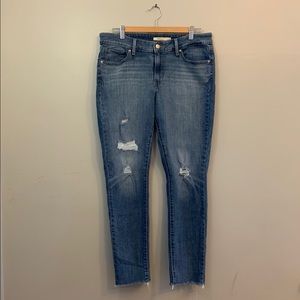 Levis 711 Skinny Jeans Size 31 distressed raw hem